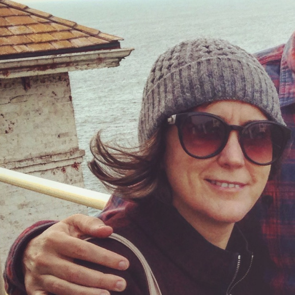 Meet your Posher, Momo's - Picture 2 of 2